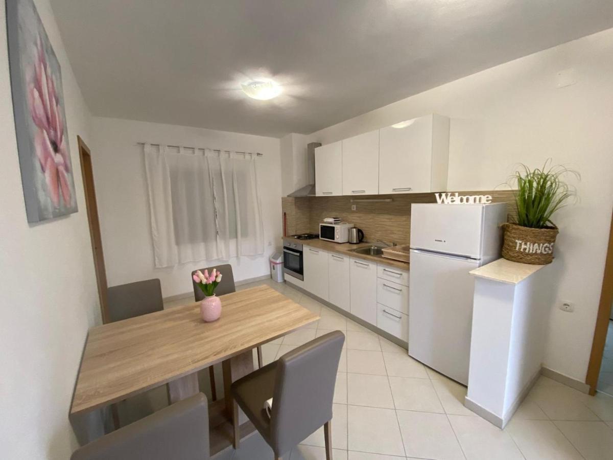 Apartman Nina Posedarje Buitenkant foto