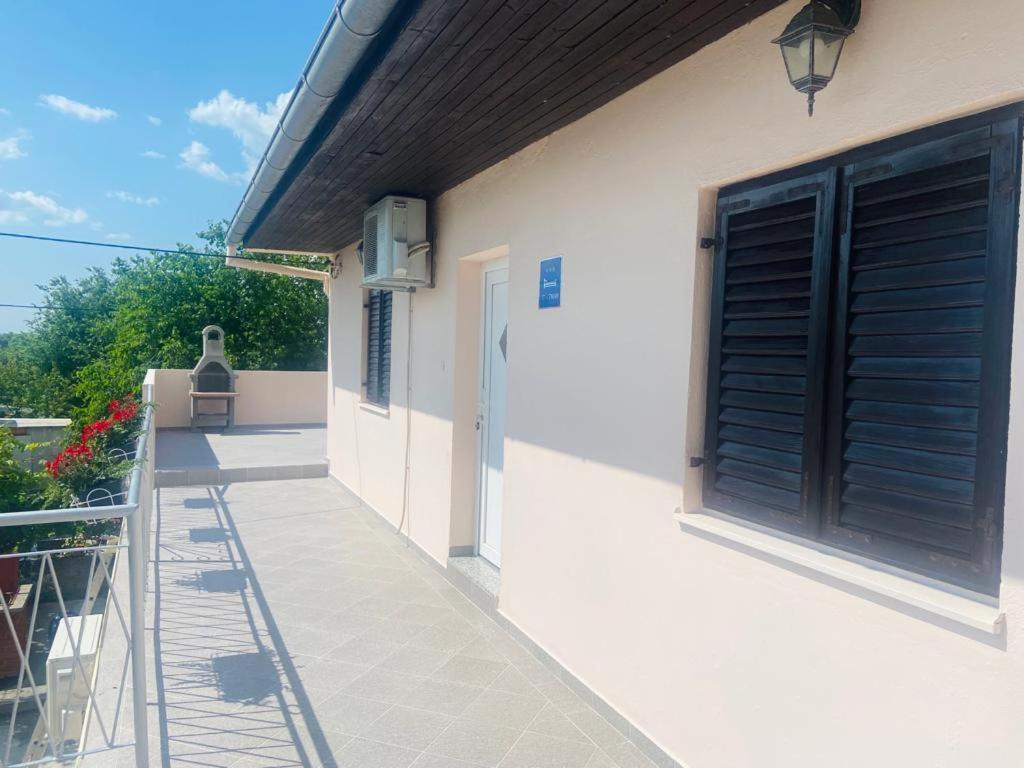 Apartman Nina Posedarje Buitenkant foto